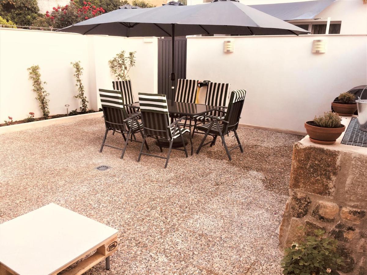 Acogedora Casa Con Patio En El Tiemblo Apartment Bagian luar foto